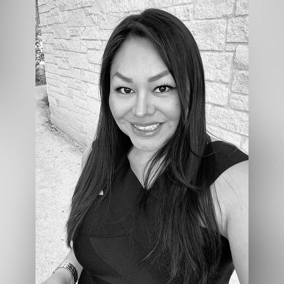 🌿WELCOME TO MY CLOSET🌿 - Picture 5 of 8